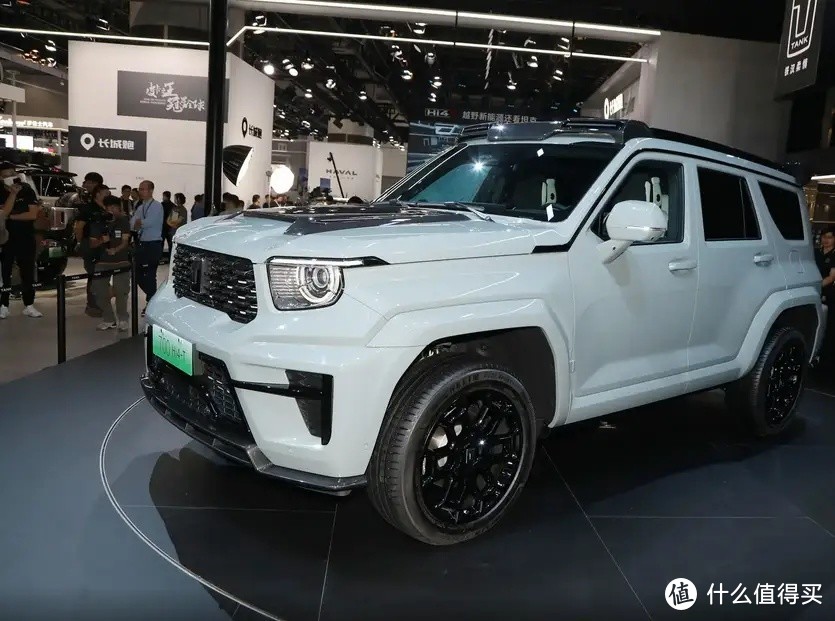 预售价直接来到70万,3.0T V6插混+三把锁,这车真的贵?-图3 预售价直接来到70万,3.0T V6插混+三把锁,这车真的贵?-图3
