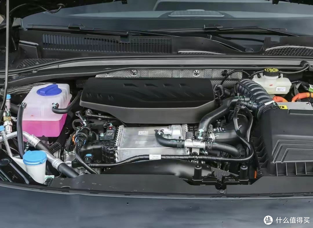 轴距2790mm,7.6秒破百,综合续航达1400km,风云A8适合家用?-图10 轴距2790mm,7.6秒破百,综合续航达1400km,风云A8适合家用?-图10