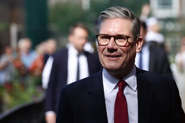 英国工党党首斯塔默宣布赢得议会下院选举-图1