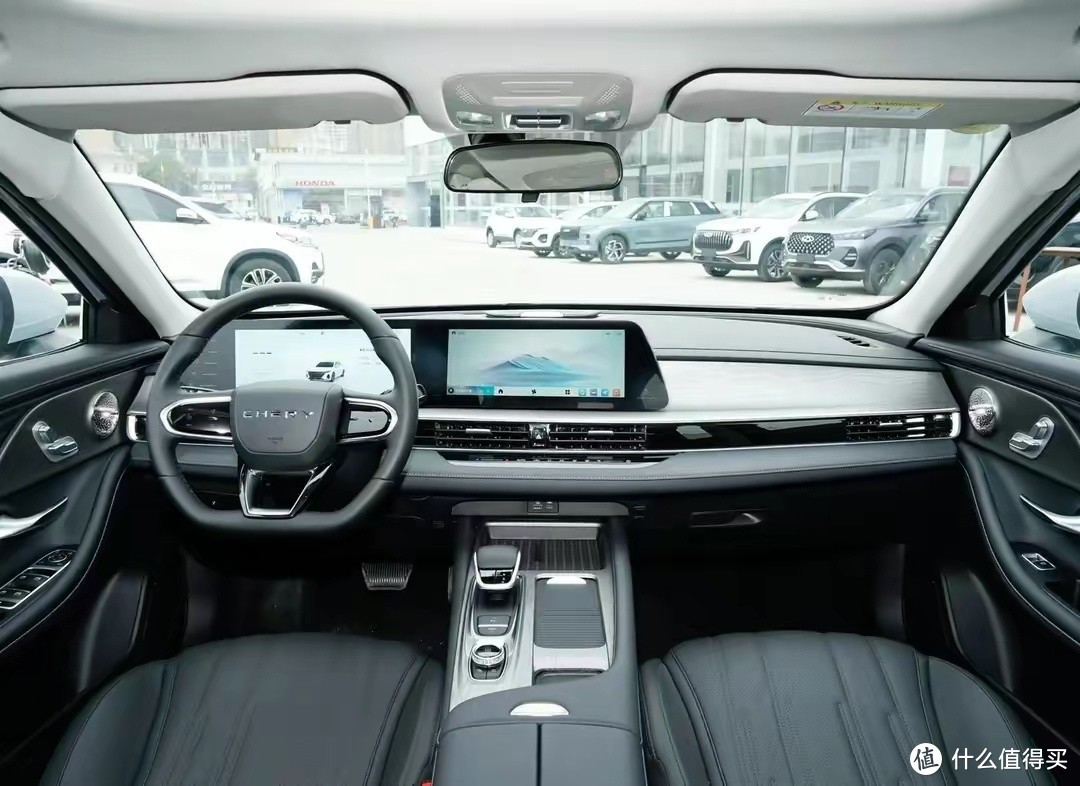轴距2790mm,7.6秒破百,综合续航达1400km,风云A8适合家用?-图4 轴距2790mm,7.6秒破百,综合续航达1400km,风云A8适合家用?-图4