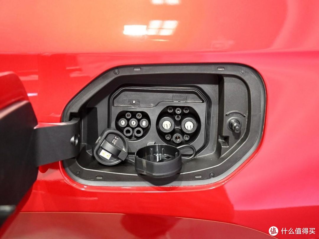 价格不到Model 3的一半,510km+2C快充,五菱星光值得入手吗?-图7 价格不到Model 3的一半,510km+2C快充,五菱星光值得入手吗?-图7