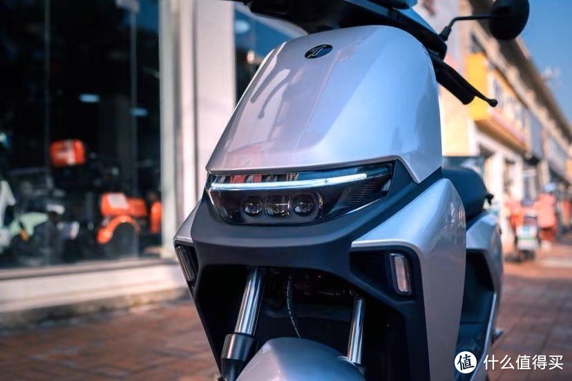 畅享自由,九号电动 M95C 电动摩托车,你的理想之选-图2 畅享自由,九号电动 M95C 电动摩托车,你的理想之选-图2