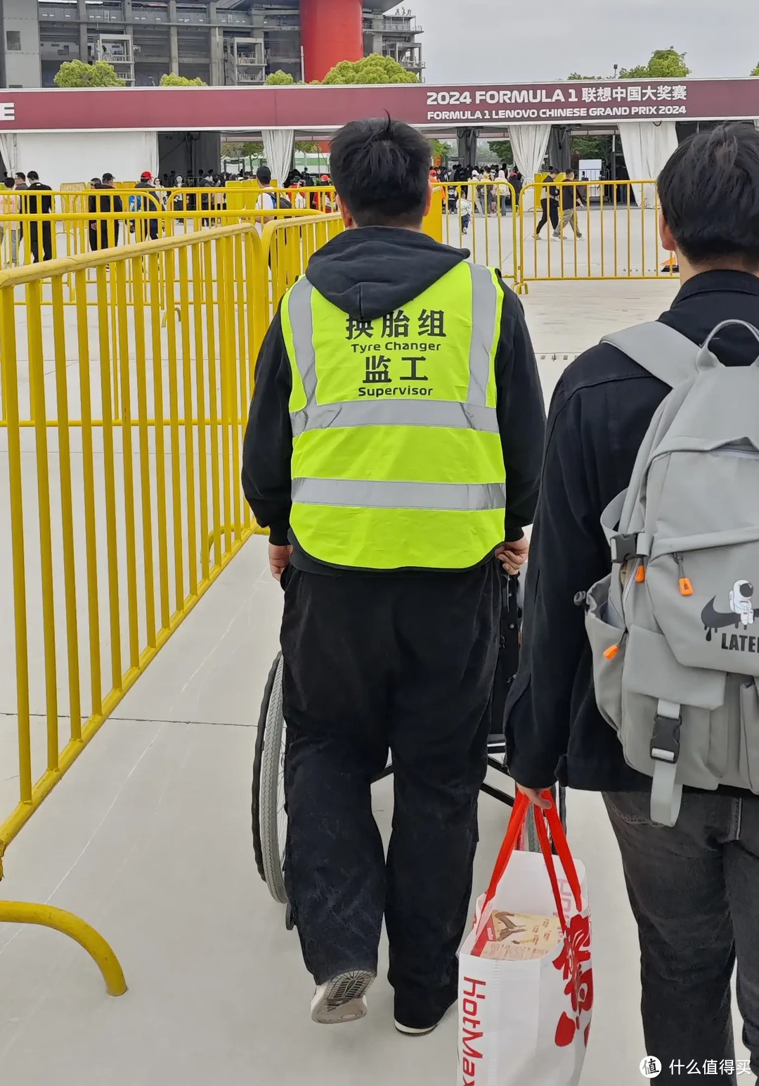 和嘉实多一起在现场为中国首位F1车手周冠宇助威！-图22