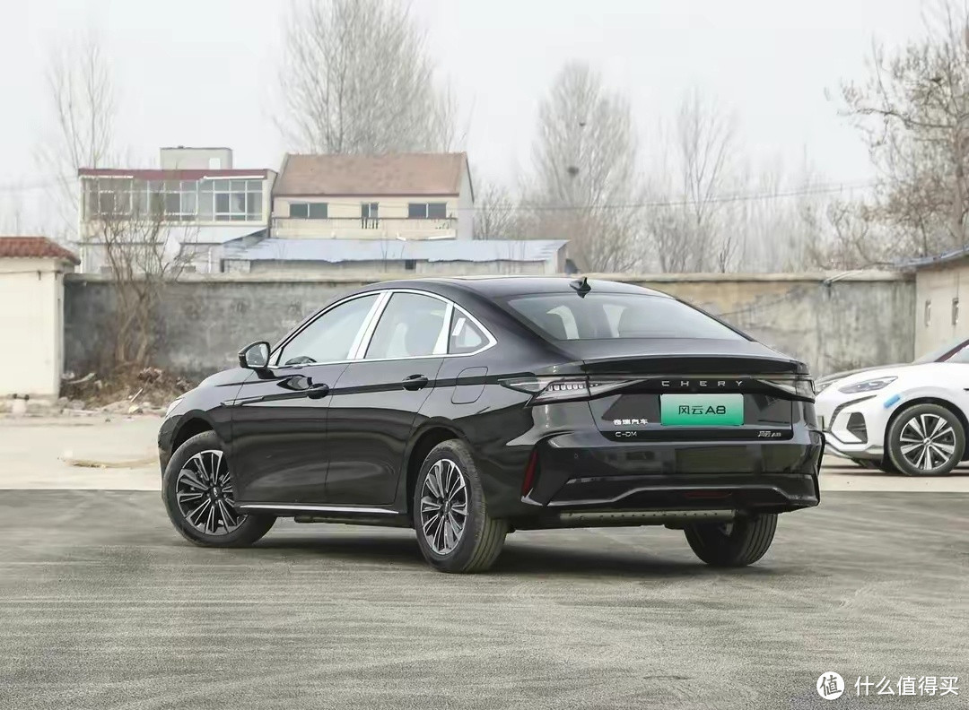 轴距2790mm,7.6秒破百,综合续航达1400km,风云A8适合家用?-图11 轴距2790mm,7.6秒破百,综合续航达1400km,风云A8适合家用?-图11