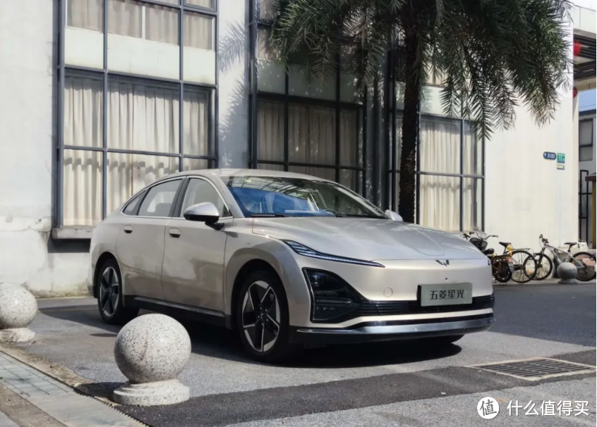 价格不到Model 3的一半,510km+2C快充,五菱星光值得入手吗?-图2 价格不到Model 3的一半,510km+2C快充,五菱星光值得入手吗?-图2