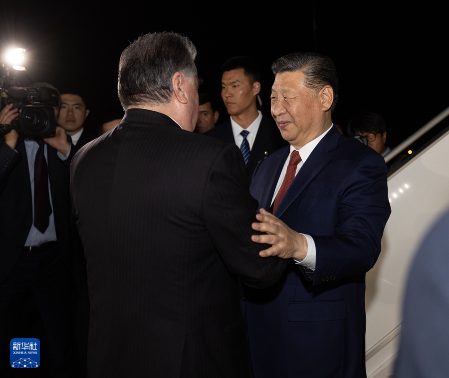 习近平抵达杜尚别开始对塔吉克斯坦进行国事访问-图2