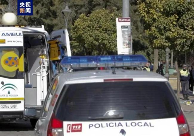 西班牙一架小型飞机坠毁致2人死亡-图1