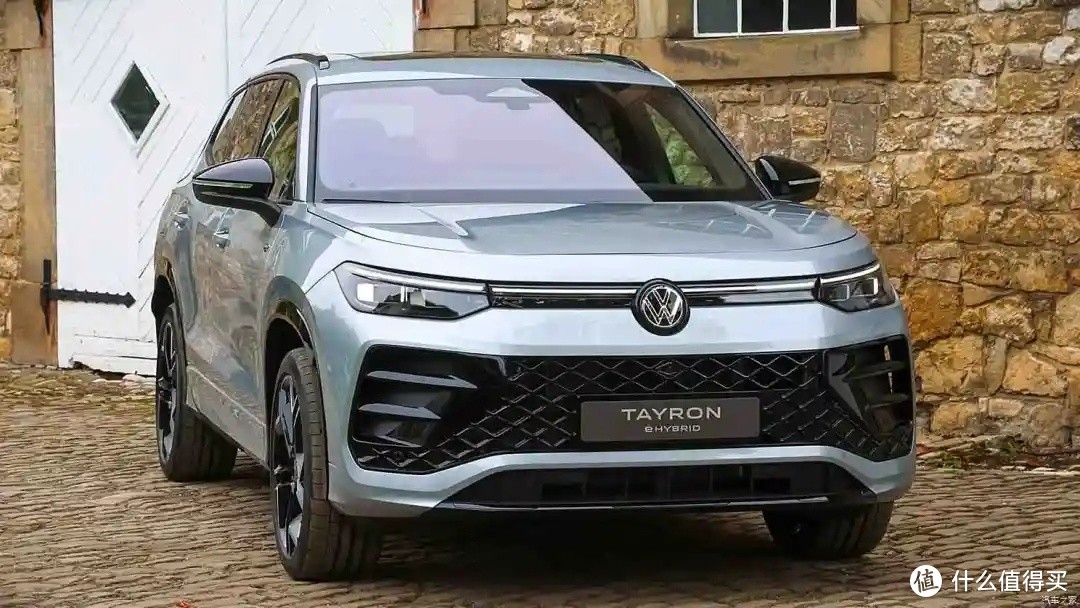 全球首发!1.5T/2.0T!续航850km!15英寸中控屏!5/7座可选!这实力怎么样?!-图2 全球首发!1.5T/2.0T!续航850km!15英寸中控屏!5/7座可选!这实力怎么样?!-图2