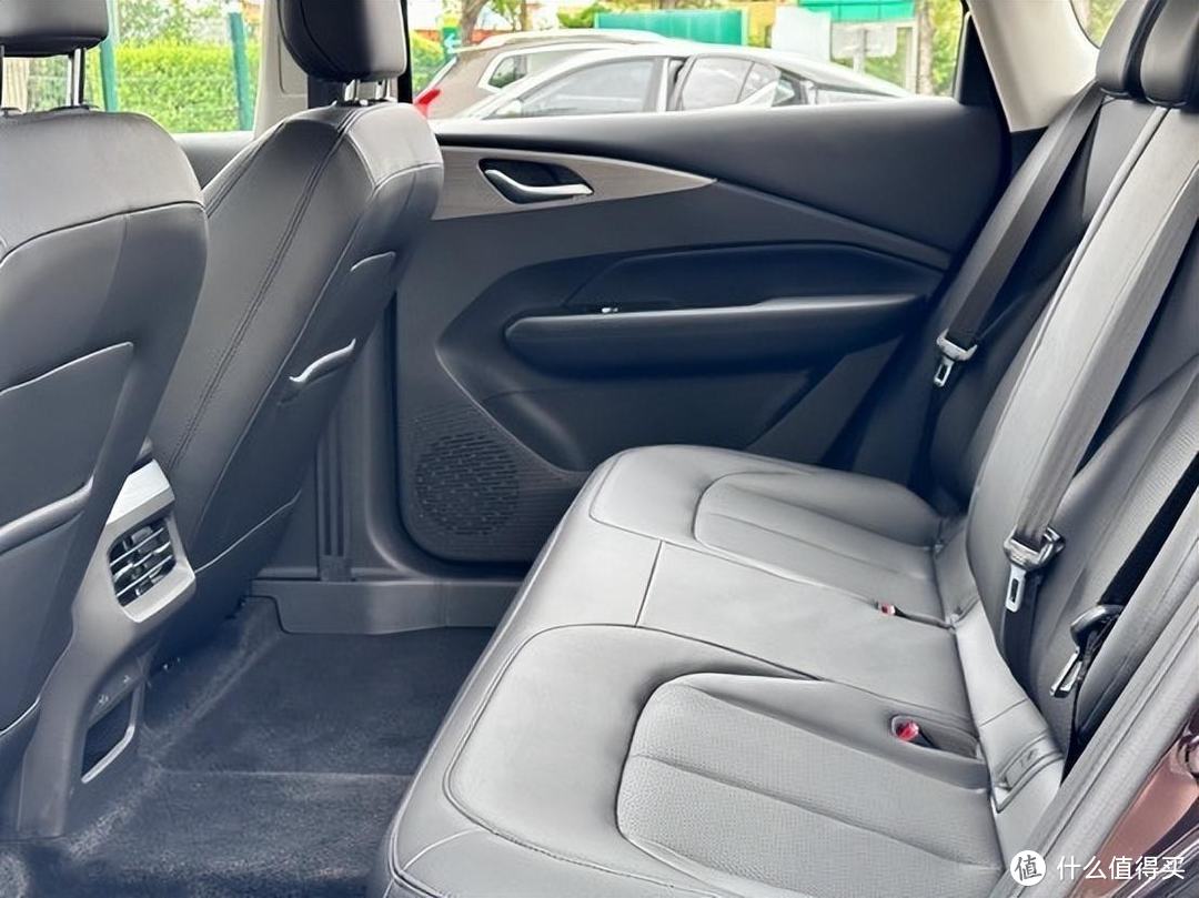价格不到Model 3的一半,510km+2C快充,五菱星光值得入手吗?-图3 价格不到Model 3的一半,510km+2C快充,五菱星光值得入手吗?-图3