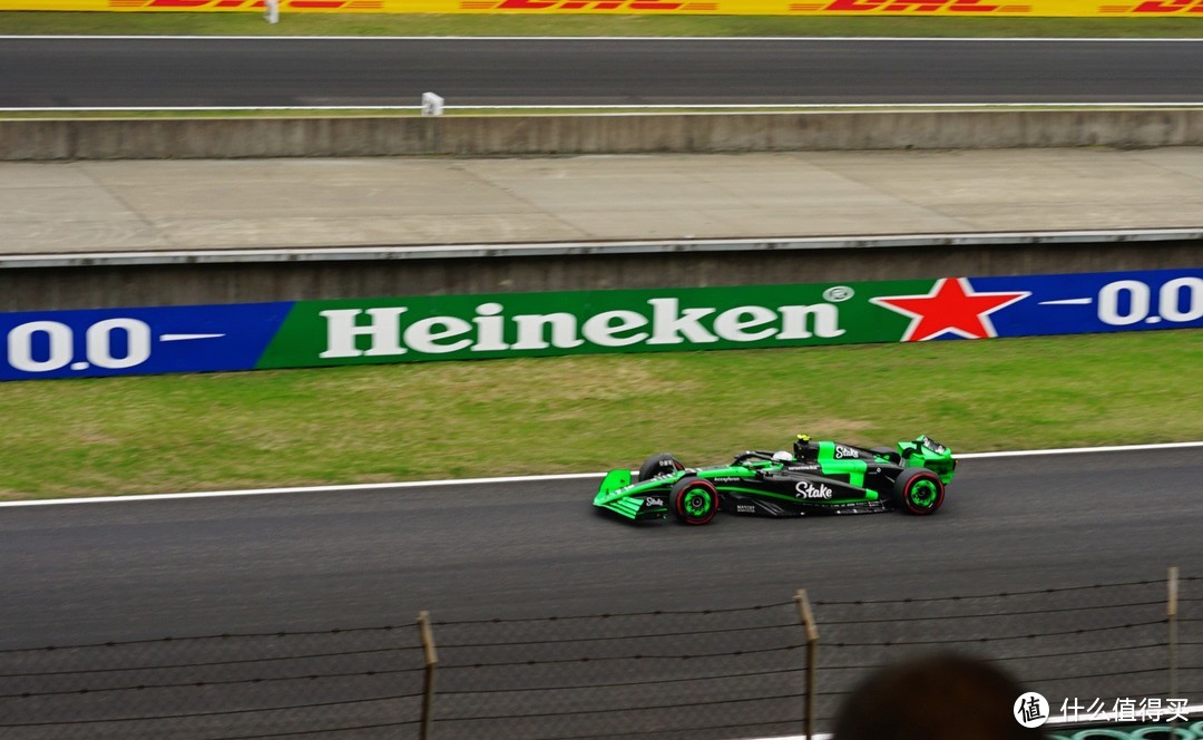 和嘉实多一起在现场为中国首位F1车手周冠宇助威！-图47