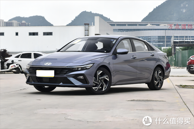 现代伊兰特到底怎么样?别光听4S店忽悠,看这5位车主怎么说-图2 现代伊兰特到底怎么样?别光听4S店忽悠,看这5位车主怎么说-图2