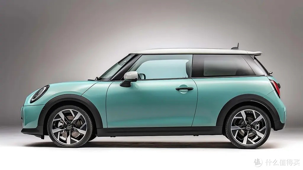 还是喜欢燃油版!解读全新MINI COOPER-图3 还是喜欢燃油版!解读全新MINI COOPER-图3
