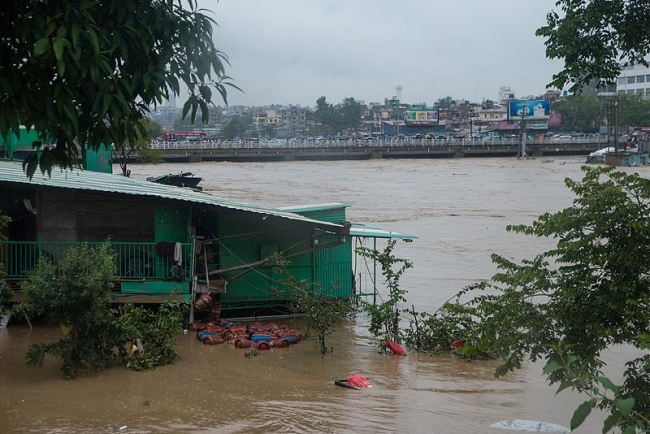尼泊尔持续降雨已造成至少200人死亡-图1