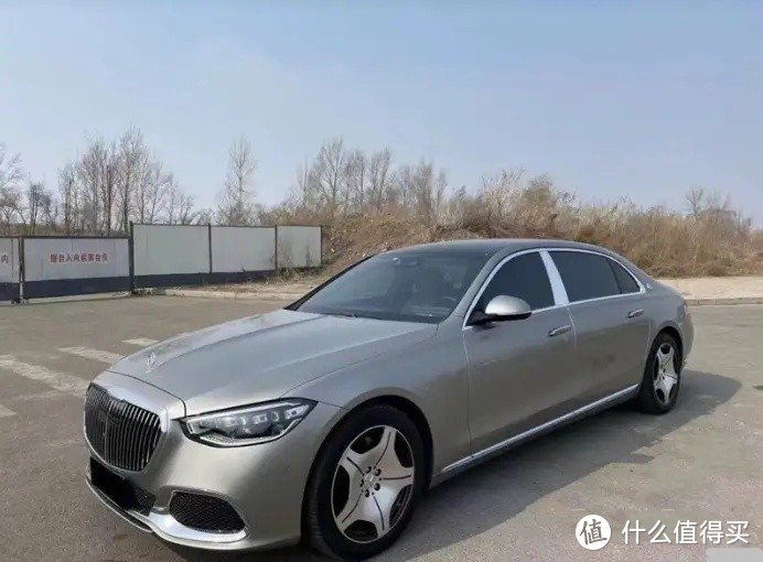 172万买奔驰迈巴赫S480,选配不逊保时捷,车主:好马需要好鞍配-图2 172万买奔驰迈巴赫S480,选配不逊保时捷,车主:好马需要好鞍配-图2