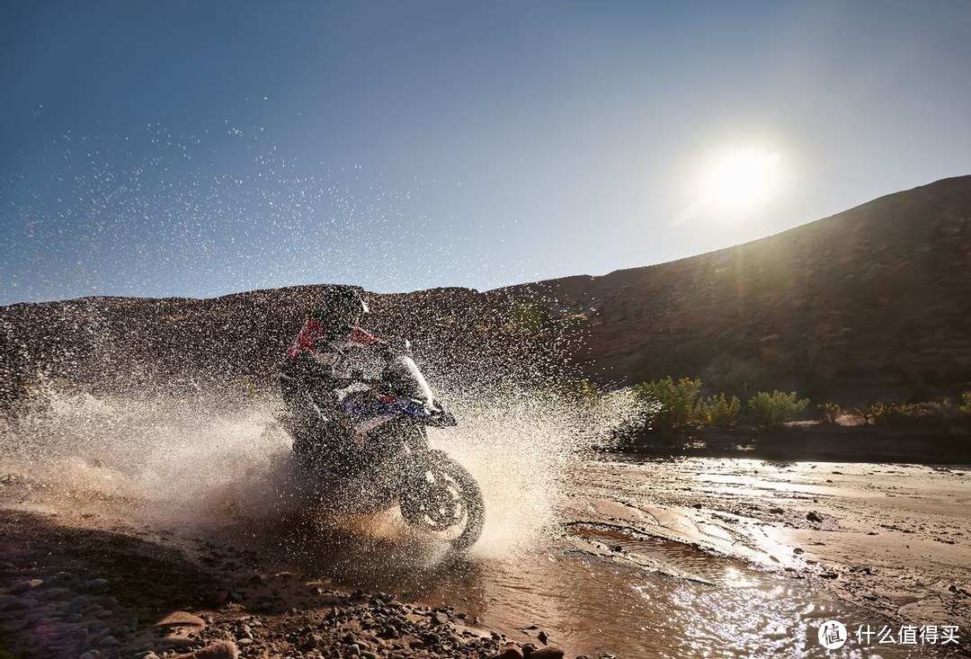 新款BMW R 1300 GS:新款水平对置发动机和悬架,重量更轻,性能提升-图4 新款BMW R 1300 GS:新款水平对置发动机和悬架,重量更轻,性能提升-图4