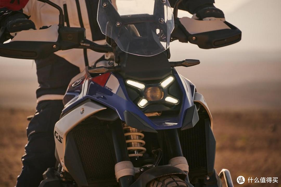 新款BMW R 1300 GS:新款水平对置发动机和悬架,重量更轻,性能提升-图5 新款BMW R 1300 GS:新款水平对置发动机和悬架,重量更轻,性能提升-图5