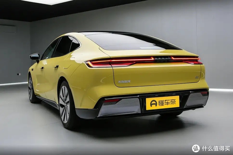 预售18.8万元起,吉利银河E8将于1月上市,对标汉EV能行吗?-图6 预售18.8万元起,吉利银河E8将于1月上市,对标汉EV能行吗?-图6