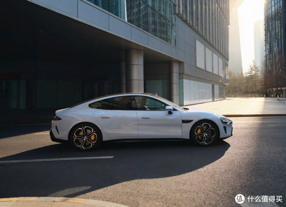 雷军:小米SU7是百万网友亲测、百万网友严选的Dream Car!-图1 雷军:小米SU7是百万网友亲测、百万网友严选的Dream Car!-图1