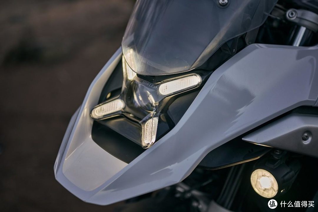 新款BMW R 1300 GS:新款水平对置发动机和悬架,重量更轻,性能提升-图2 新款BMW R 1300 GS:新款水平对置发动机和悬架,重量更轻,性能提升-图2