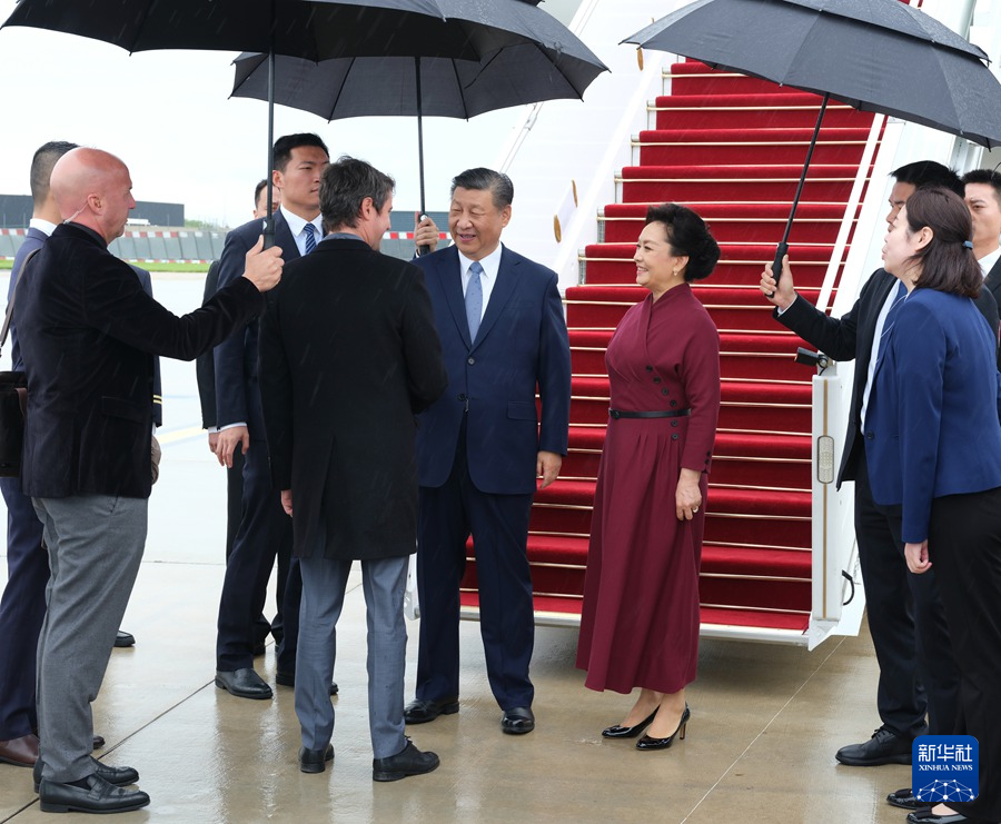 习近平抵达巴黎开始对法国进行国事访问-图3
