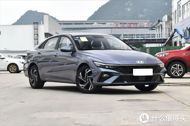 现代伊兰特到底怎么样?别光听4S店忽悠,看这5位车主怎么说-图6 现代伊兰特到底怎么样?别光听4S店忽悠,看这5位车主怎么说-图6