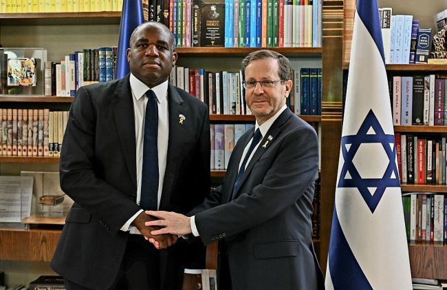 英国新任外交大臣访问中东 呼吁加沙地带立即停火-图1