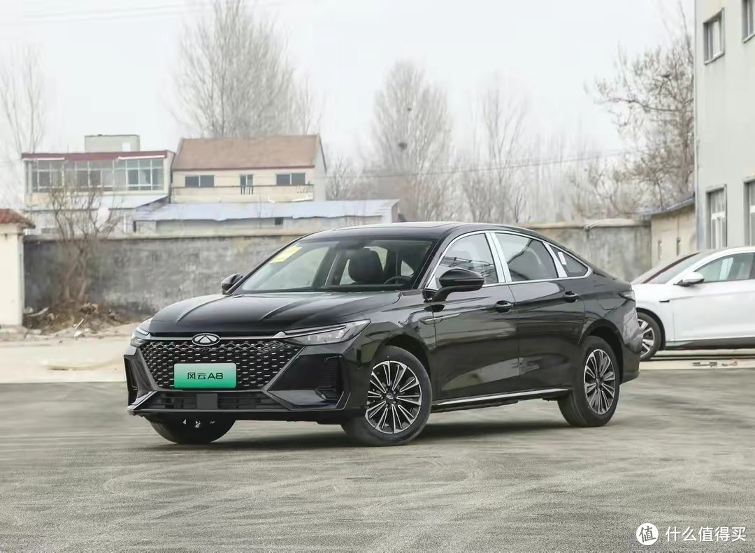 轴距2790mm,7.6秒破百,综合续航达1400km,风云A8适合家用?-图1 轴距2790mm,7.6秒破百,综合续航达1400km,风云A8适合家用?-图1
