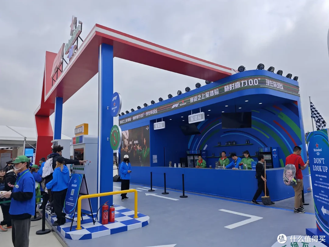 和嘉实多一起在现场为中国首位F1车手周冠宇助威！-图15