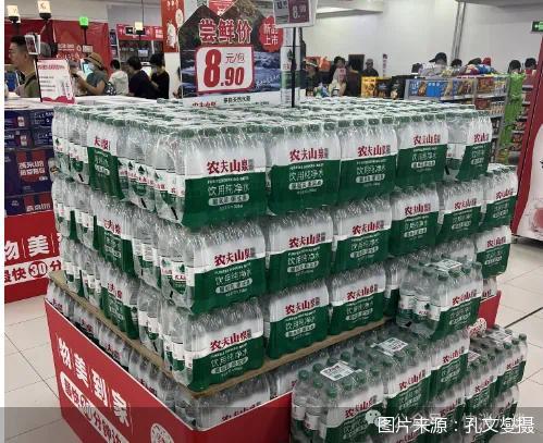 纯净水打1元价格战，农夫山泉抢了谁的市场-图1