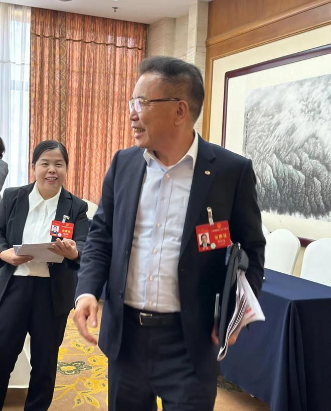 专访TCL李东生：做企业就像帆船比赛｜连线两会-图2