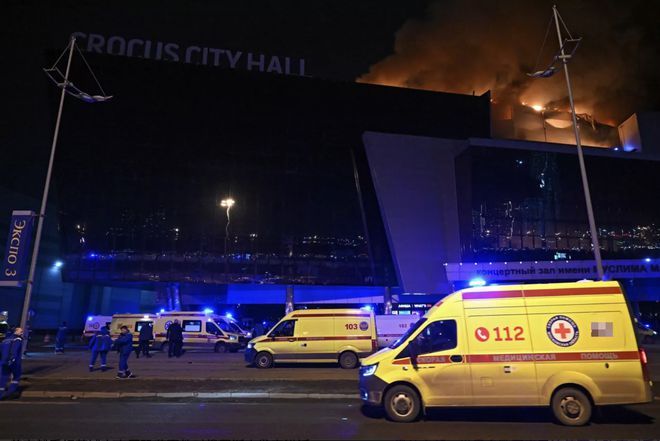 莫斯科惊魂24小时，恐惧蔓延至街头：当地人不敢坐地铁，有人炒卖防弹衣-图1